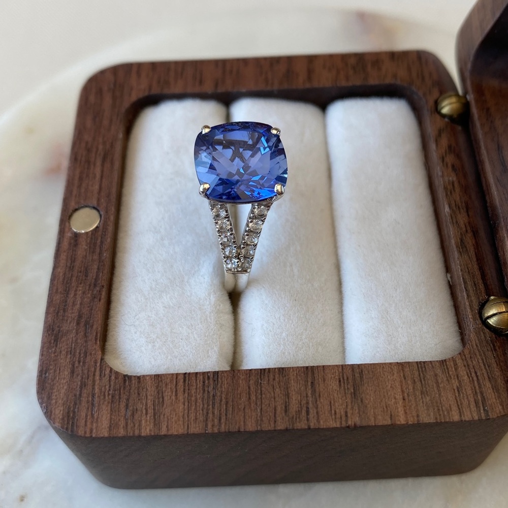ZALES Cushion-Cut Royal BLUE and White Sapphires Ring - Picture 4 of 11